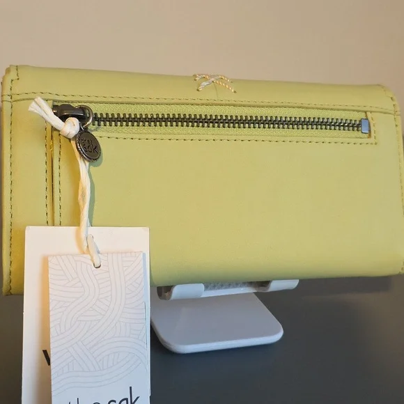 THE SAK NWT Fernwood Key Lime Large Leather Wallet - Picture 6 of 14